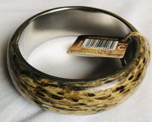 Load image into Gallery viewer, Vegan Sea Shells Bangle (B13) - AZeeMall