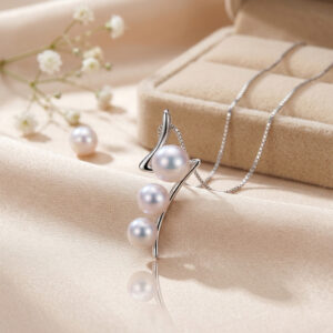 Flash with Three Pearls Sterling Silver Pearl Pendant with Chain